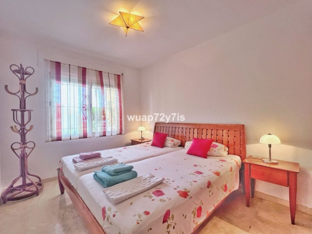 5 Slaapkamer Rijtjeshuis in Costabella