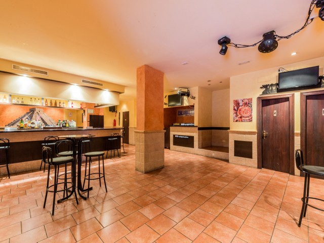 Comercial con 0 Dormitorios  en Fuengirola