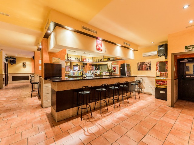 Comercial con 0 Dormitorios  en Fuengirola