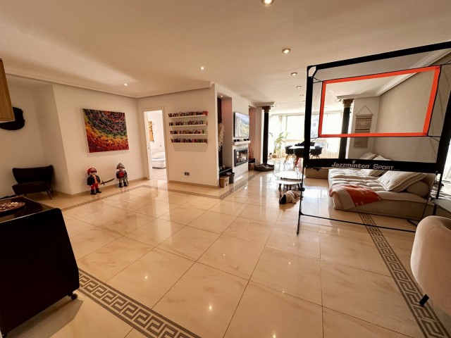 3 Bedrooms Apartment in Benahavís