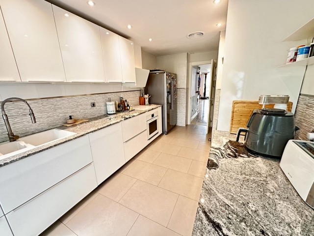 3 Bedrooms Apartment in Benahavís