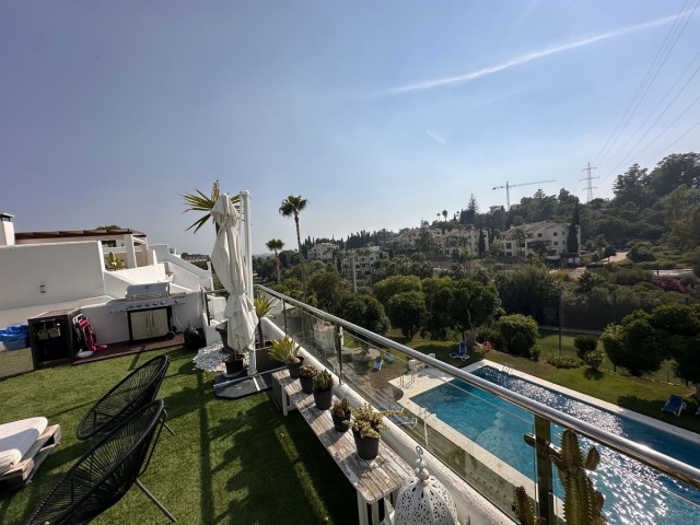 3 Bedrooms Apartment in Benahavís