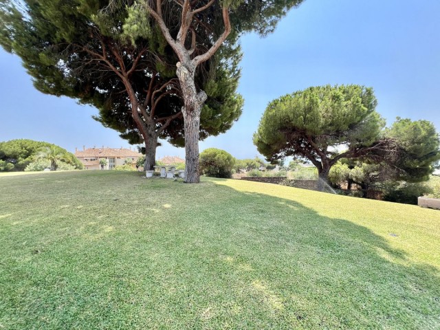 4 Bedrooms Villa in Elviria