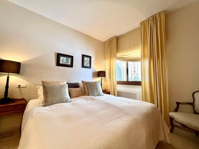 4 Bedrooms Villa in Elviria