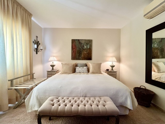4 Soveroms Villa i Elviria