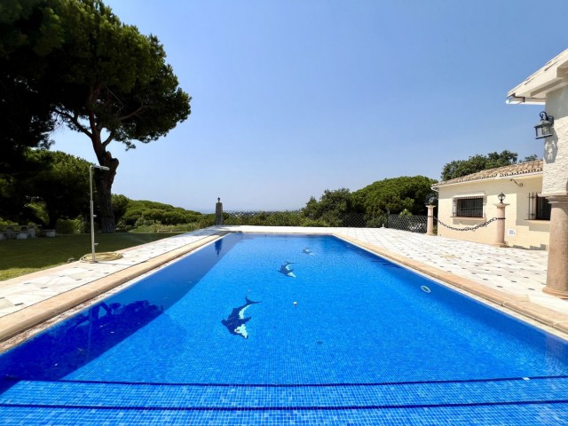 4 Soveroms Villa i Elviria
