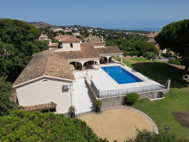 4 Soveroms Villa i Elviria