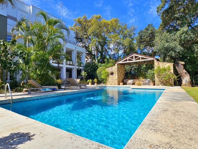 5 Bedrooms Villa in Sotogrande Alto