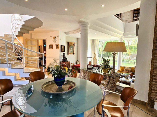 5 Bedrooms Villa in Sotogrande Alto