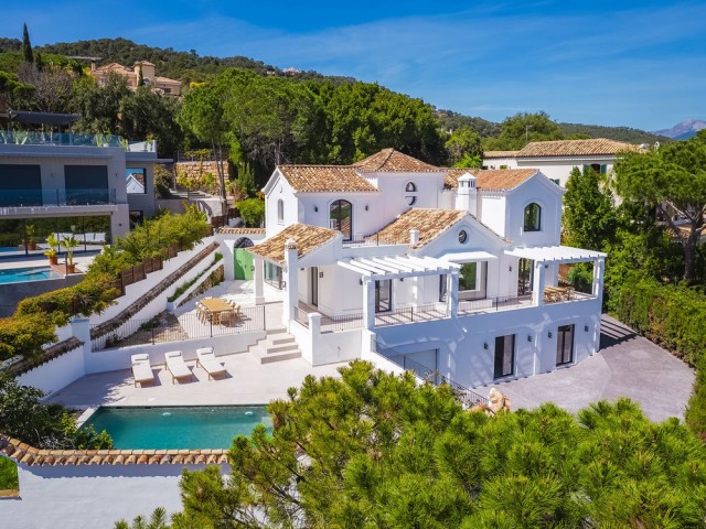 Villa con 5 Dormitorios  en El Madroñal