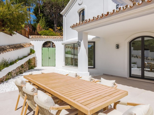 Villa con 5 Dormitorios  en El Madroñal