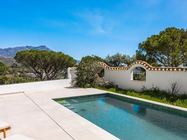 Villa avec 5 Chambres  à El Madroñal