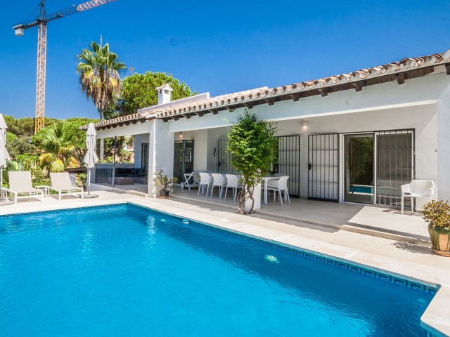 Villa avec 5 Chambres  à Elviria