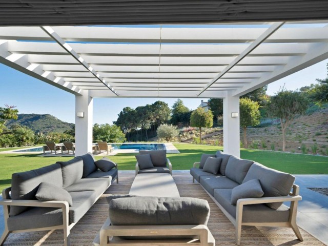 4 Bedrooms Villa in Benahavís