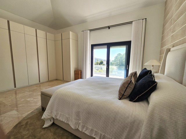 4 Bedrooms Villa in Benahavís