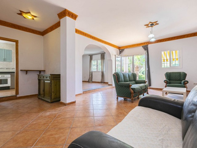 4 Bedrooms Villa in Mijas
