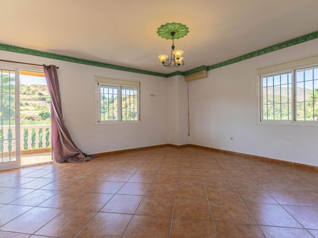 4 Bedrooms Villa in Mijas