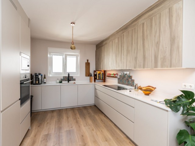 Adosado con 4 Dormitorios  en Torreblanca