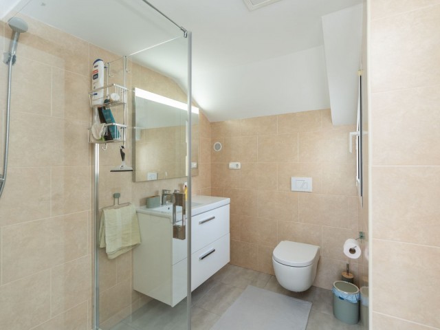 Adosado con 4 Dormitorios  en Torreblanca