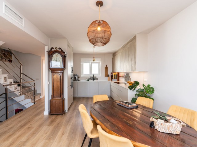 Adosado con 4 Dormitorios  en Torreblanca