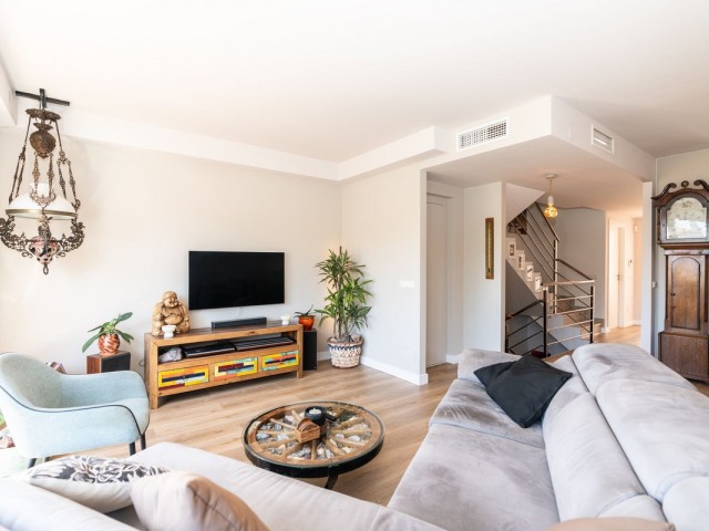 Adosado con 4 Dormitorios  en Torreblanca