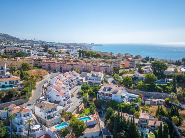 Adosado con 4 Dormitorios  en Torreblanca