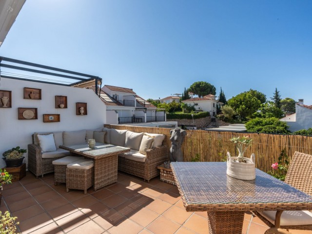 Adosado con 4 Dormitorios  en Torreblanca