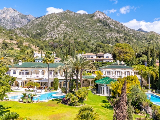 Villa avec 14 Chambres  à The Golden Mile