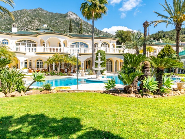 Villa avec 14 Chambres  à The Golden Mile