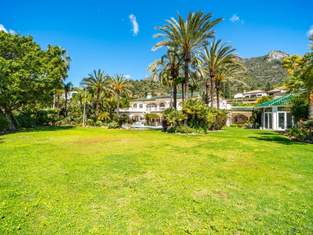 Villa avec 14 Chambres  à The Golden Mile