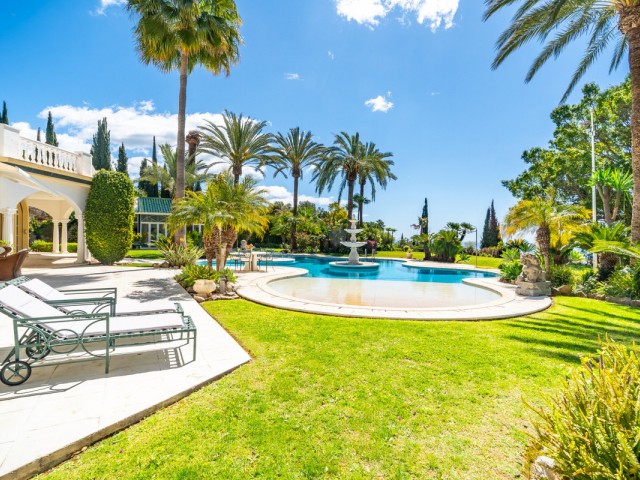 14 Makuuhuoneen Huvila The Golden Mile