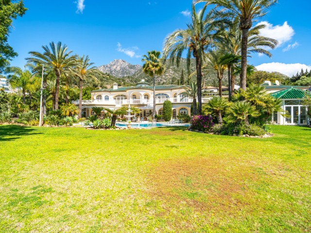 14 Makuuhuoneen Huvila The Golden Mile