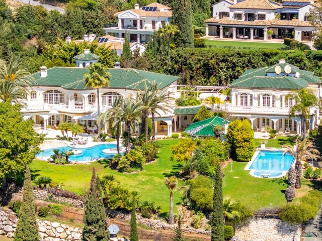 14 Makuuhuoneen Huvila The Golden Mile