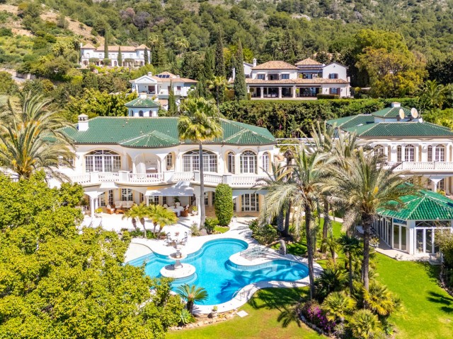 14 Makuuhuoneen Huvila The Golden Mile