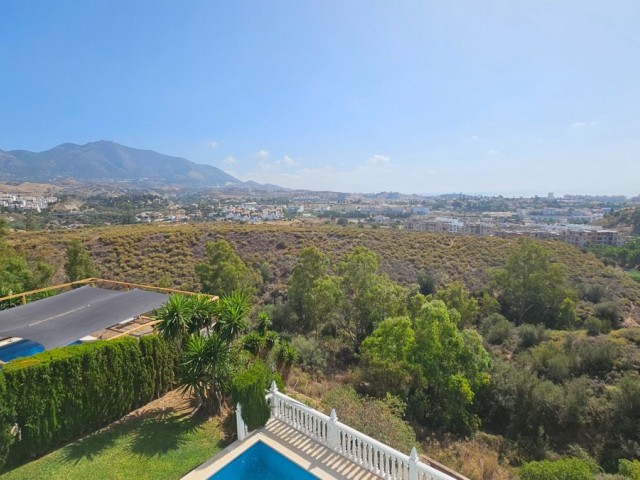 Villa con 4 Dormitorios  en Campo Mijas