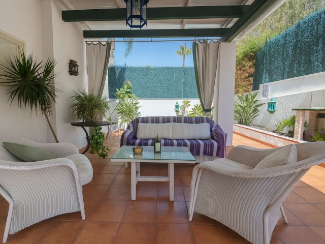 Apartamento con 3 Dormitorios  en New Golden Mile