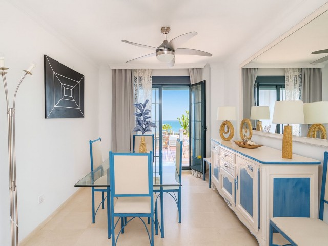 Apartamento con 3 Dormitorios  en New Golden Mile
