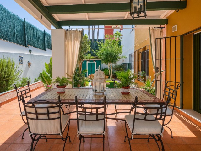 Apartamento con 3 Dormitorios  en New Golden Mile
