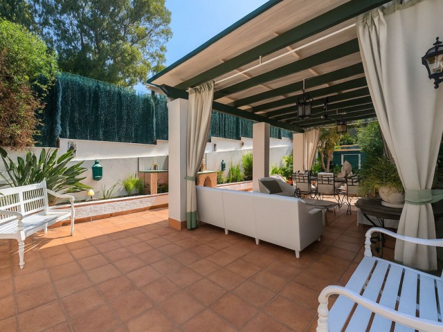 Apartamento con 3 Dormitorios  en New Golden Mile