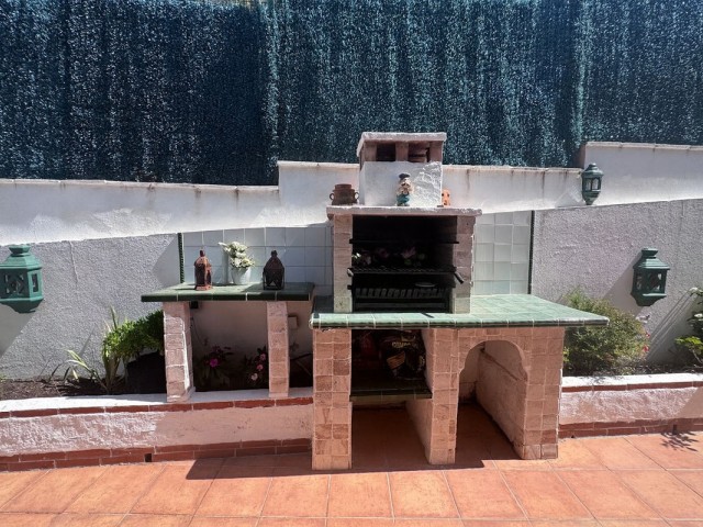 Apartamento con 3 Dormitorios  en New Golden Mile