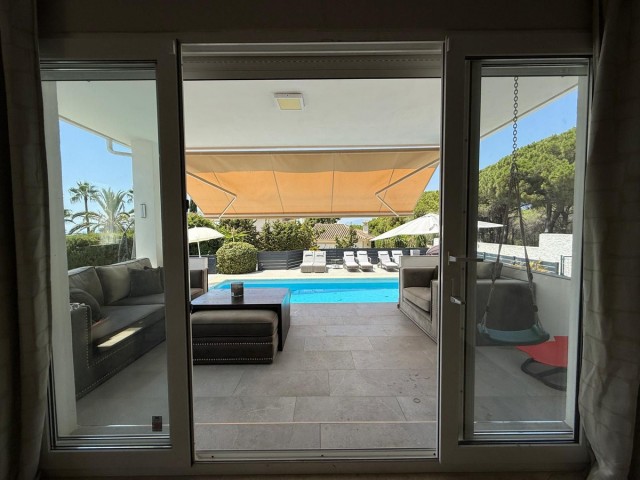 4 Bedrooms Villa in Marbesa