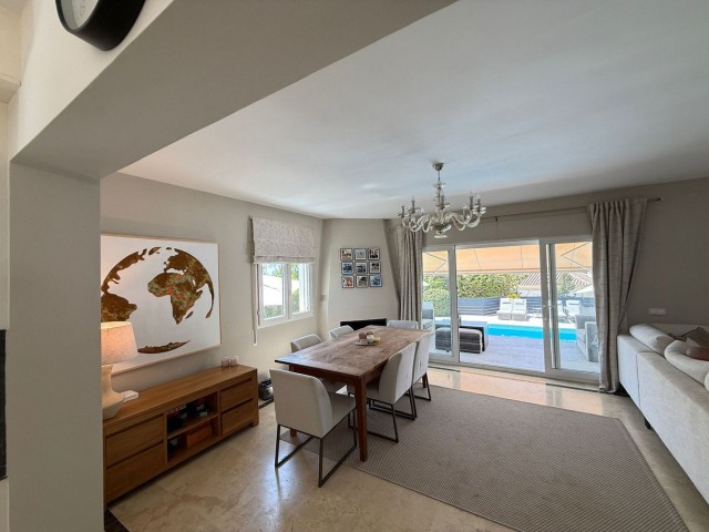 4 Bedrooms Villa in Marbesa