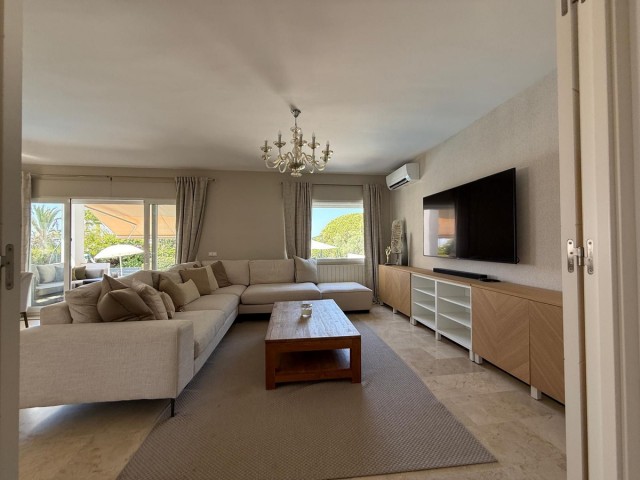 4 Bedrooms Villa in Marbesa