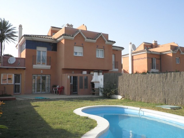 Townhouse Estepona - R134059