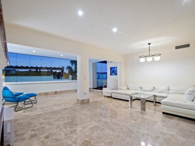 3 Bedrooms Townhouse in Marbella
