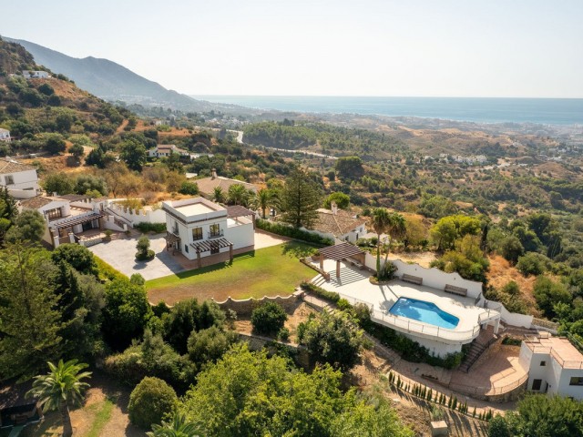 7 Bedrooms Villa in Mijas