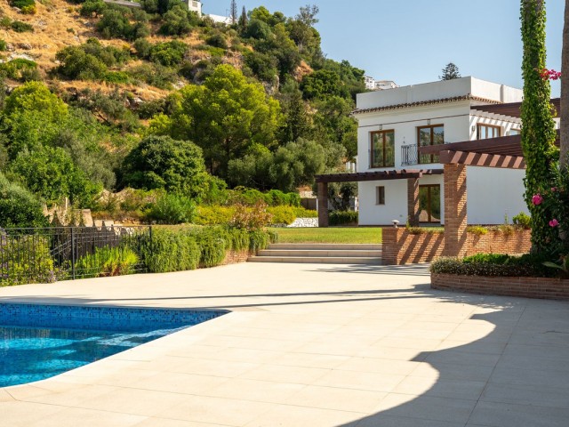 7 Bedrooms Villa in Mijas