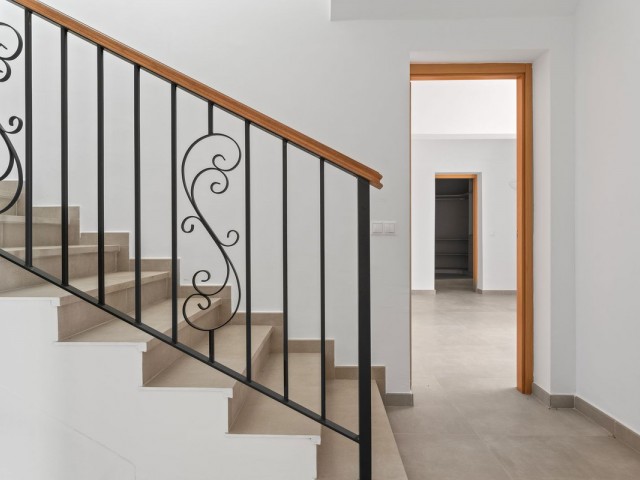 7 Bedrooms Villa in Mijas