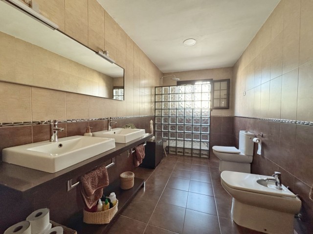Villa con 3 Dormitorios  en Sierrezuela