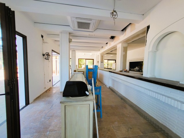 Comercial, San Luis de Sabinillas, R5139250